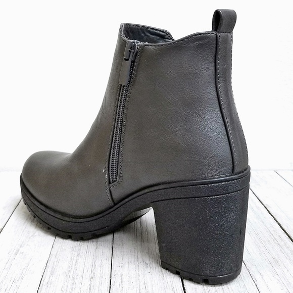 New Gray Chelsea Lug Combat Ankle Boots Booties - Picture 4 of 4